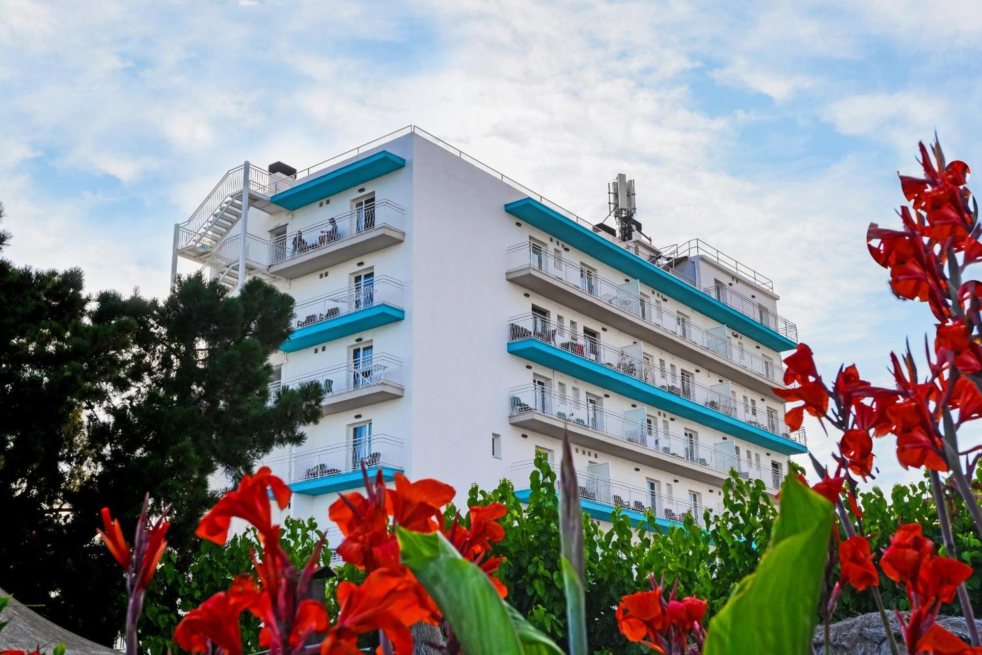 Bamblue Boutique Apartments Pineda de Mar Exteriör bild